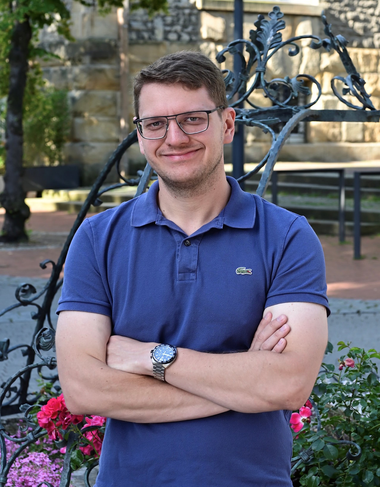 Marcel Schröter - Portraitfoto auf dem Marktplatz Melle